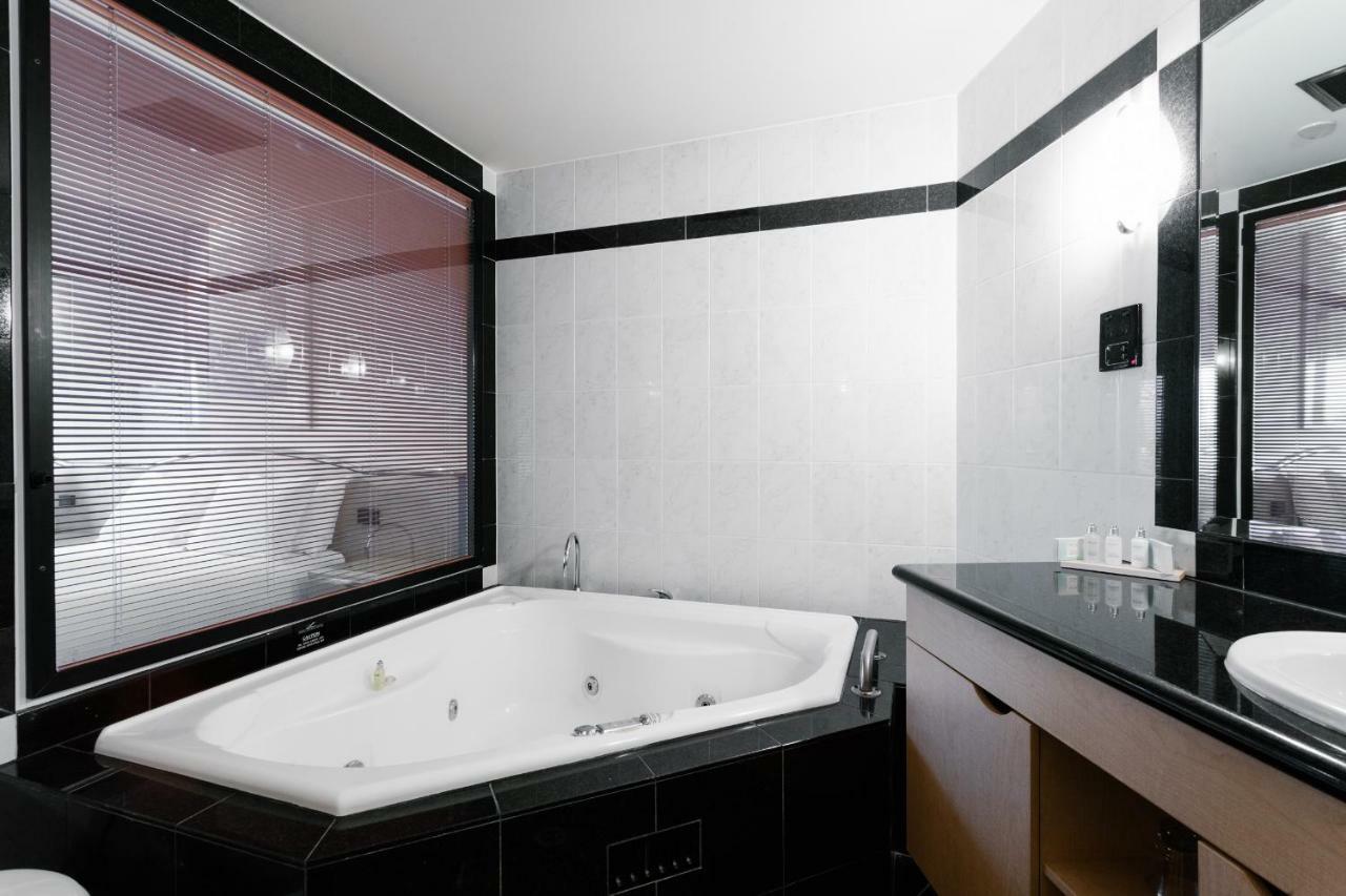 Lakes Hotel Adelajda Zewnętrze zdjęcie